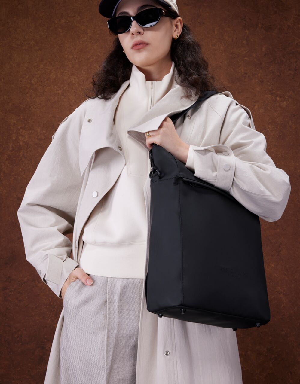 Mochila Tate 9101 Negro - Blanco milk 13"