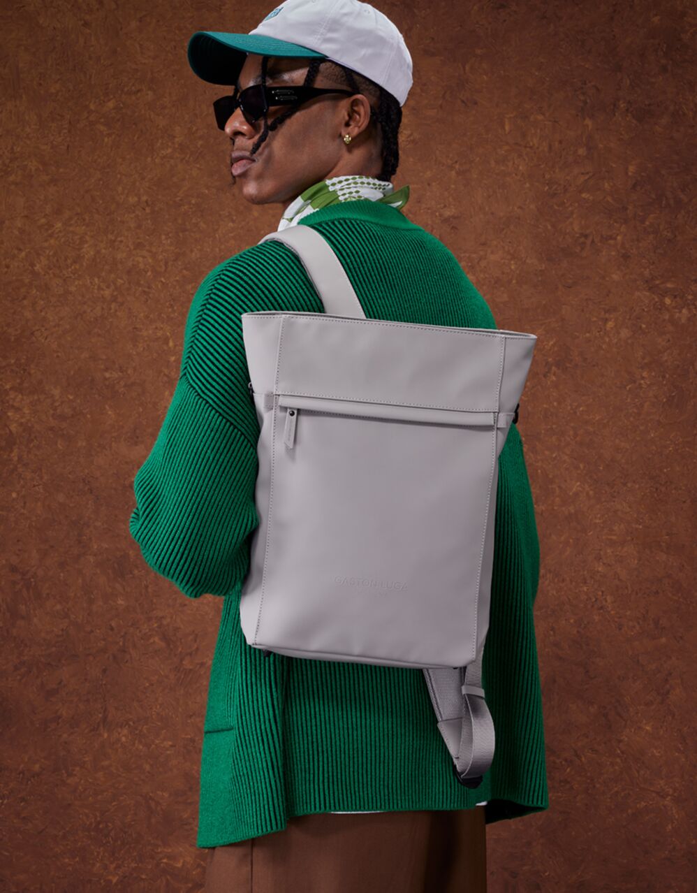 Mochila Tate 9101 Negro - Blanco milk 13"