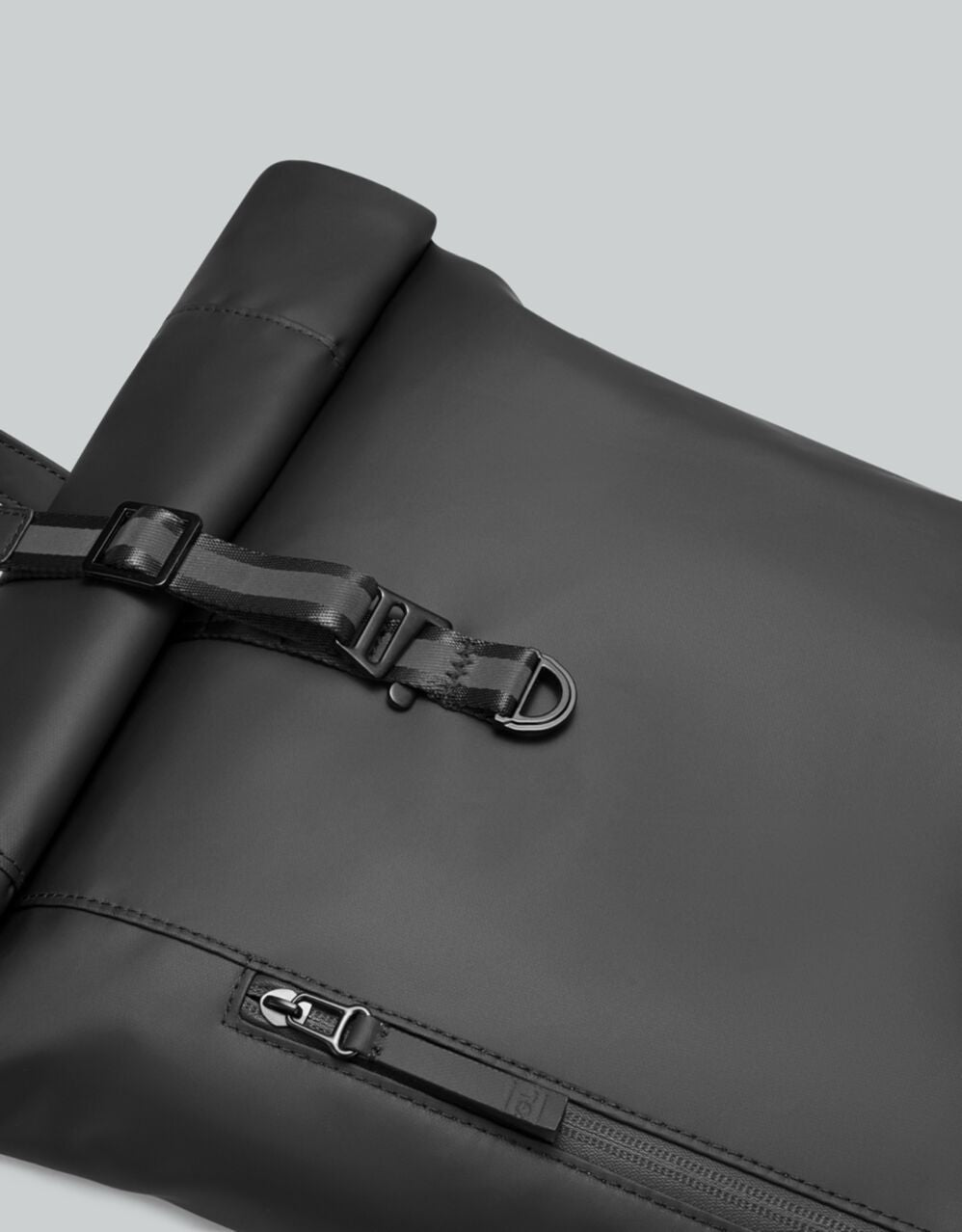 Mochila Rullen Mini RE1001 Negro 12L Gaston Luga (Negra)