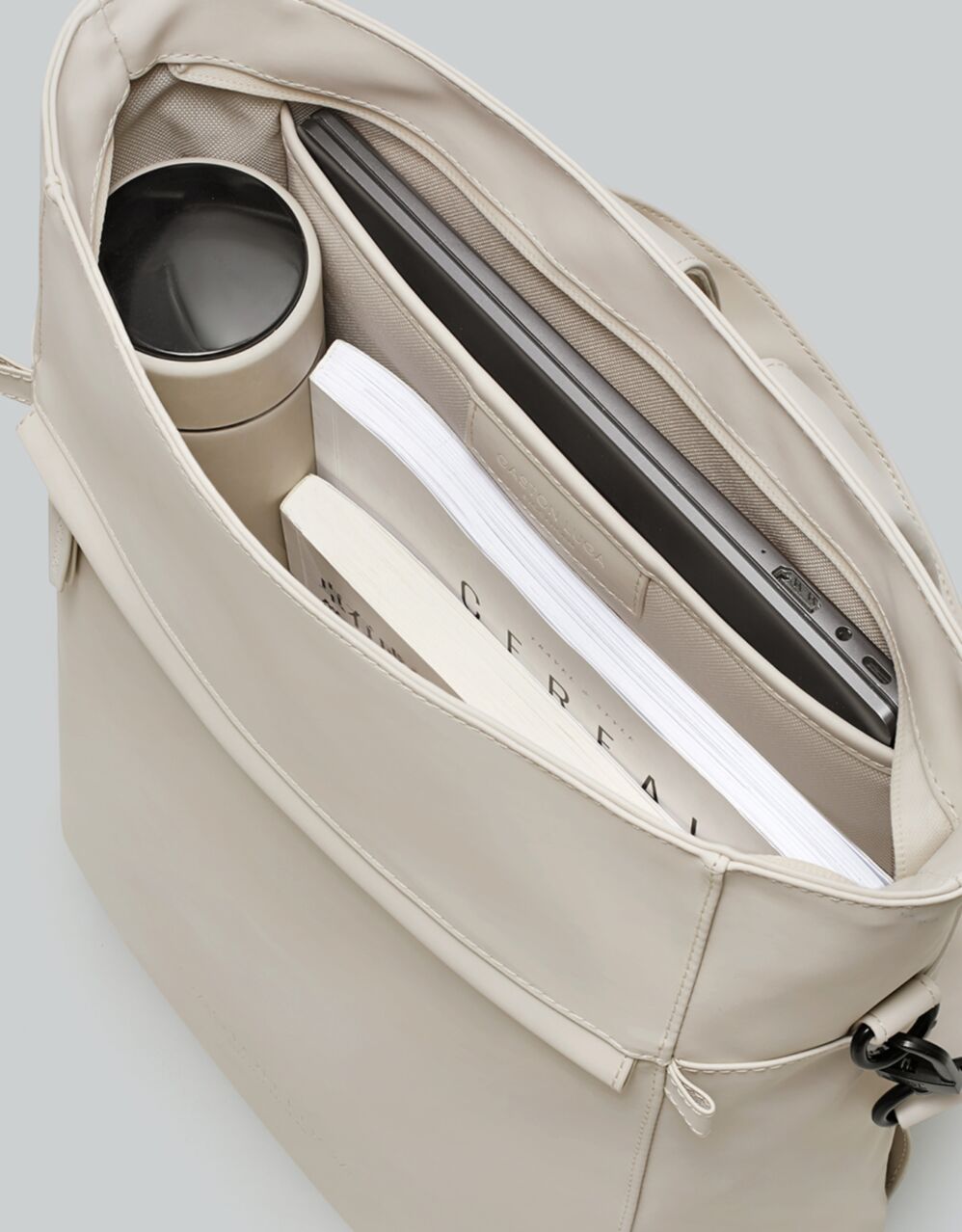 Mochila Tate 9101 Negro - Blanco milk 13"