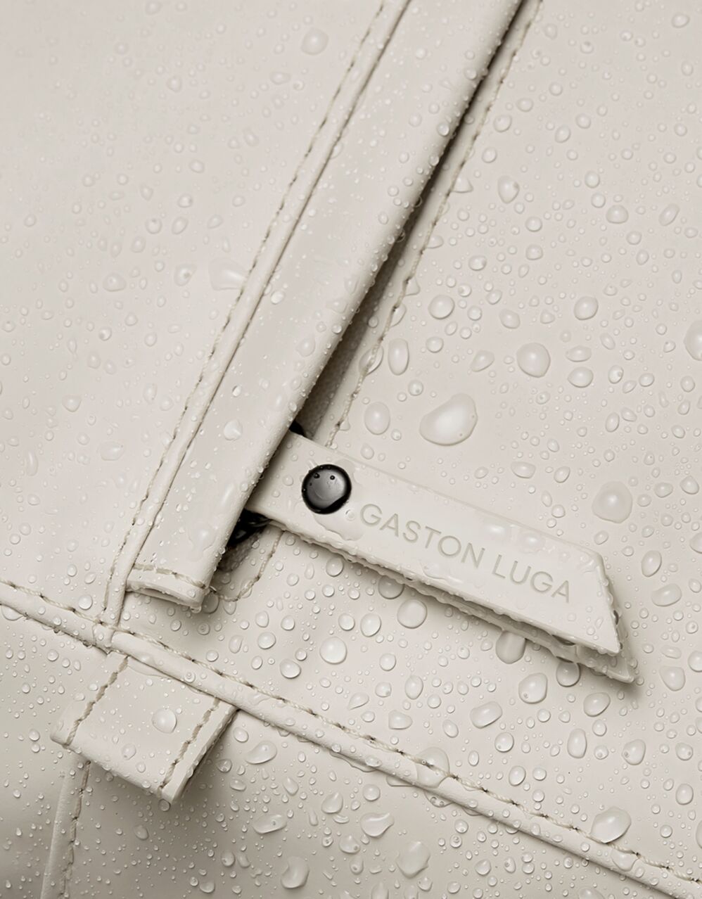 Mochila Tate 9101 Negro - Blanco milk 13"